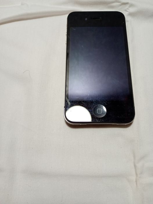 Iphone 4 на запчастини