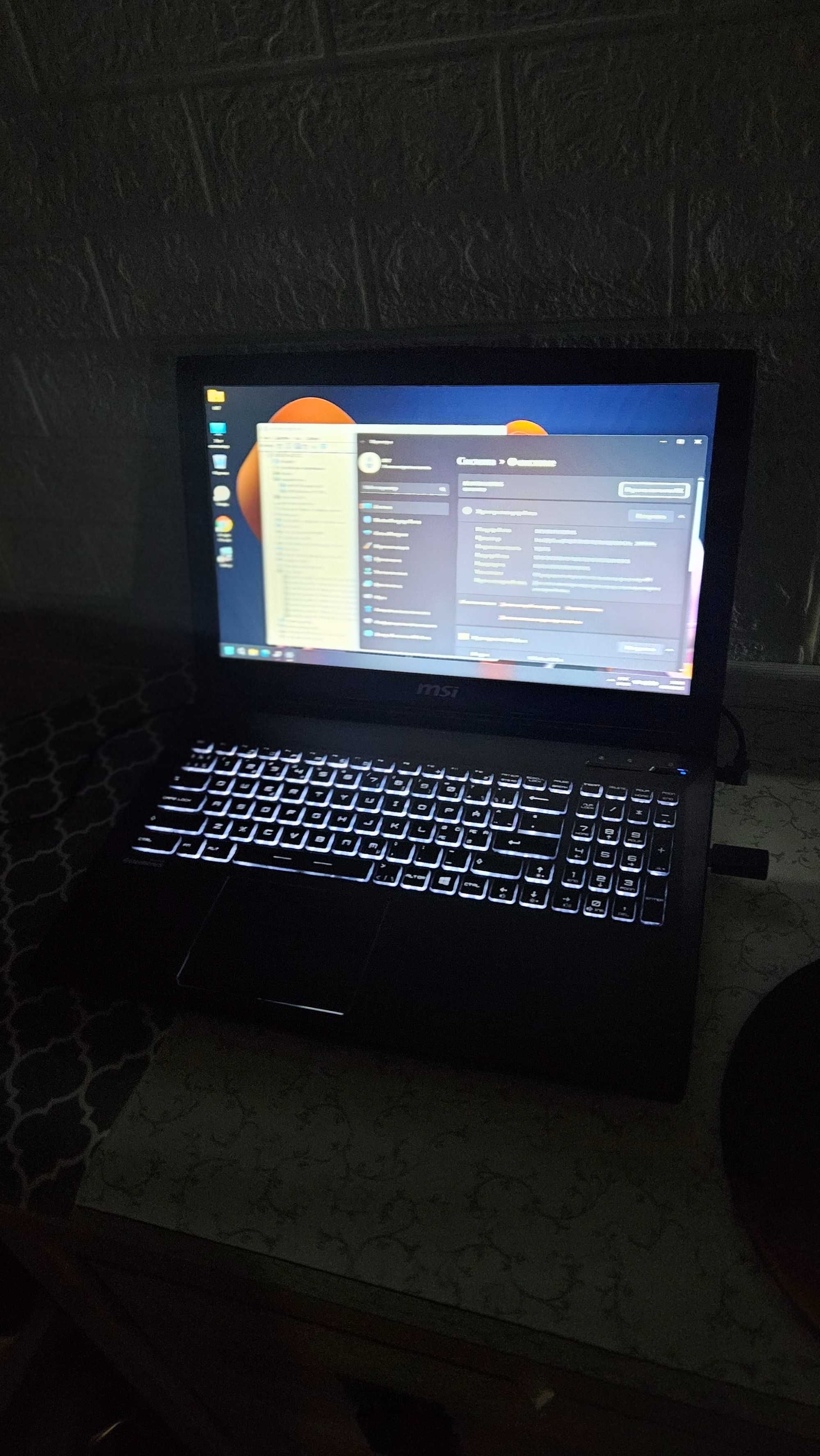 Продам ігровий ноутбук MSI Ms-16J91920x1080 IPS / Intel Core i7-7700HQ