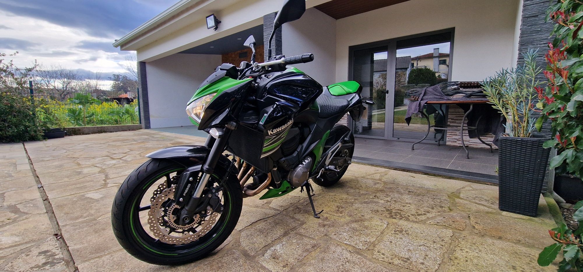 (COMO NOVA) Kawasaki Z800 - 6.800KMS