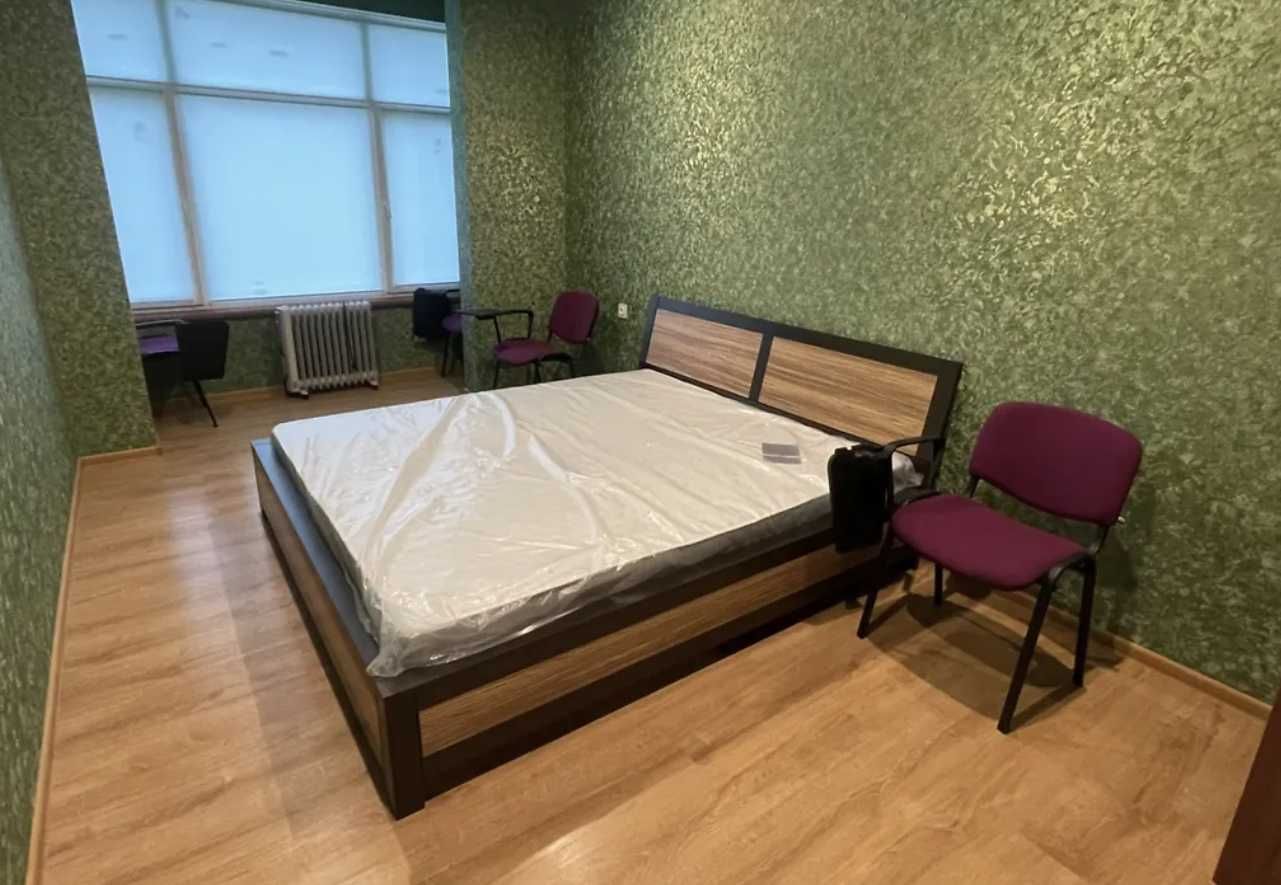 Продаж 2к квартири з євроремонтом по вул. Березовій, 41