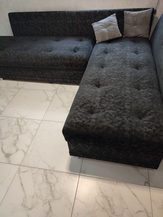 Великий велюровий розкладний диван угловий