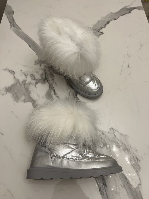 Śniegowce zimowe damskie srebrne z futrem naturalnym z jenota