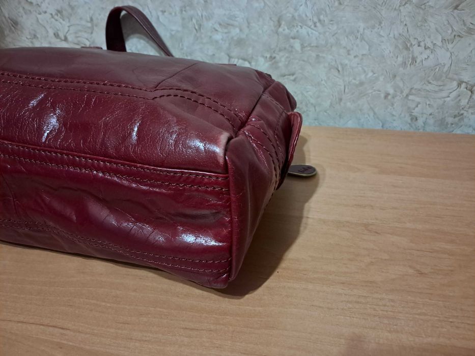 Сумка з лакованої шкіри Tula