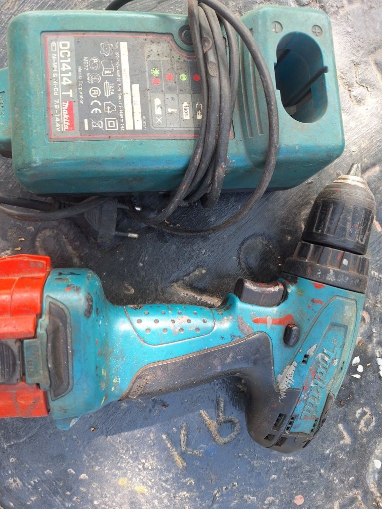 Продам на запчасти шуруповерт  Makita