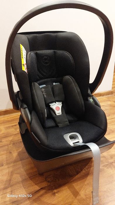 Cybex Cloud T+ i-Size wraz z obrotową bazą Isofix