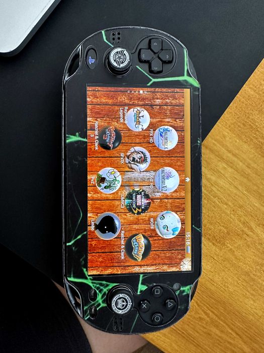 Ps Vita destravada cartão original de 4GB e SD de 64GB