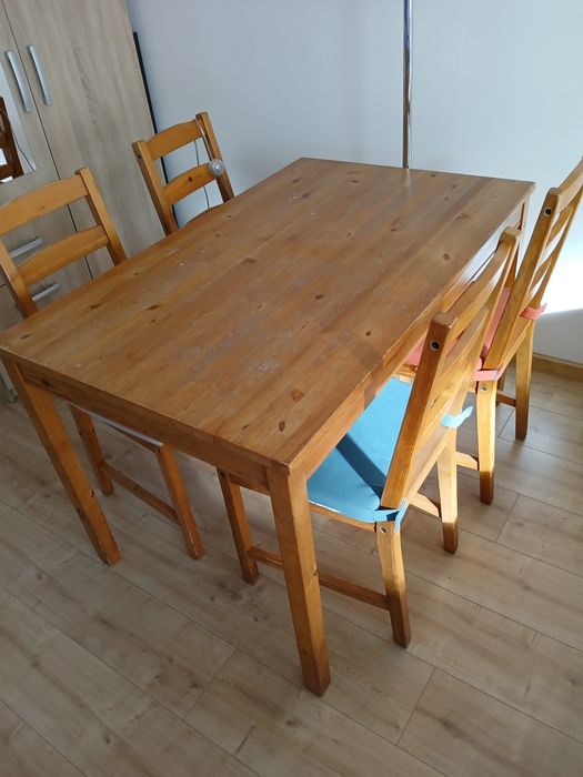 Stół drewniany +4 krzesła
