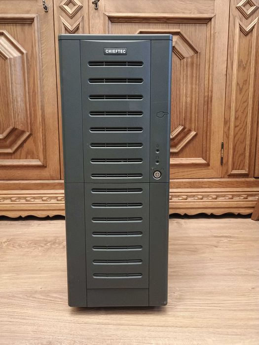 Obudowa Retro - Chieftec Bravo + Zasilacz Chieftec 400W