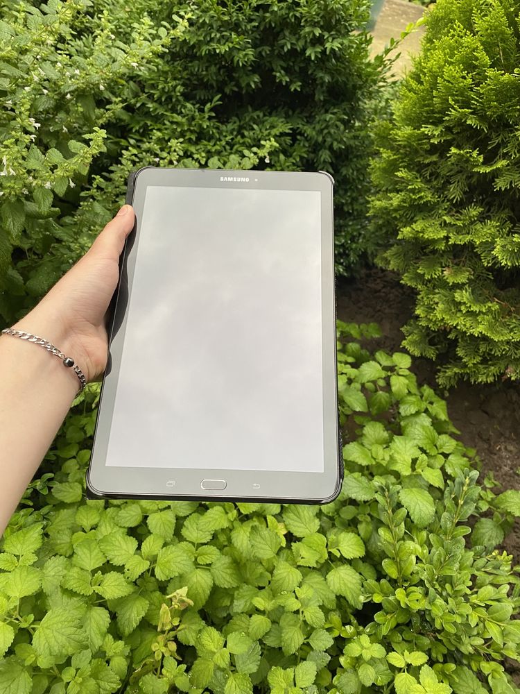 Планшет Samsung Galaxy Tab E SM-T560NU 16 Гб