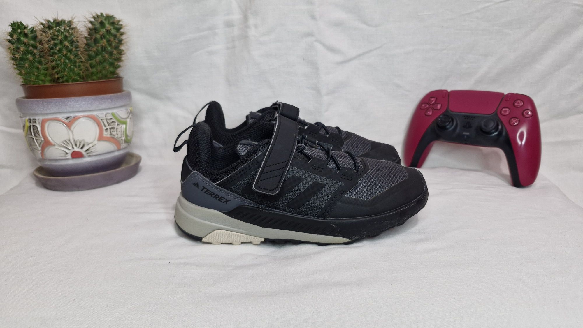 Дитячі кросівки Adidas Terrex.Розмір 32