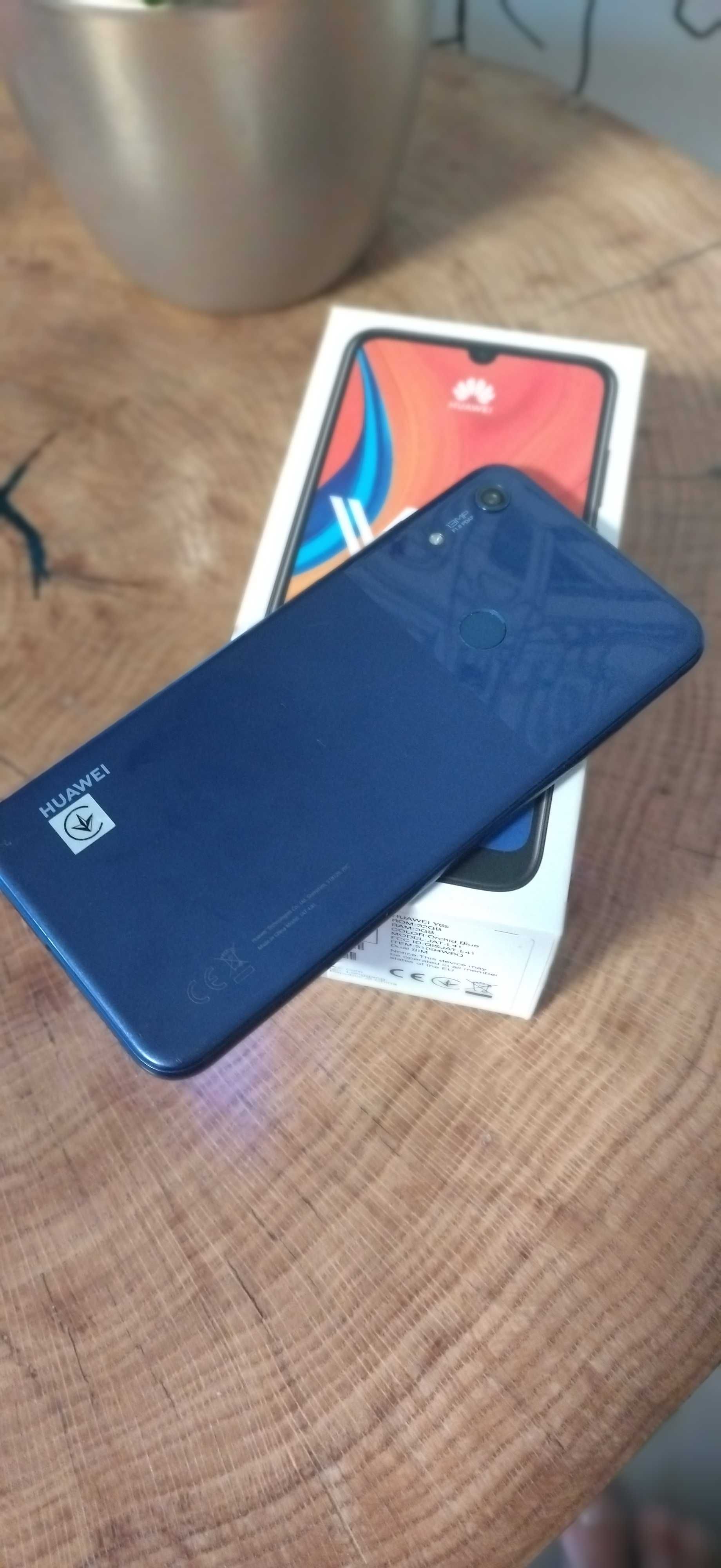 Huawei y6s +etui