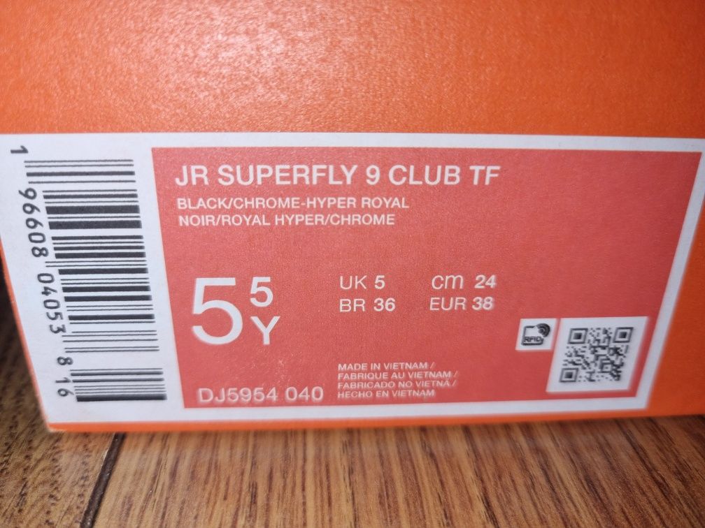 Nowe, Nike, buty piłkarskie, korki, turfy r. 38