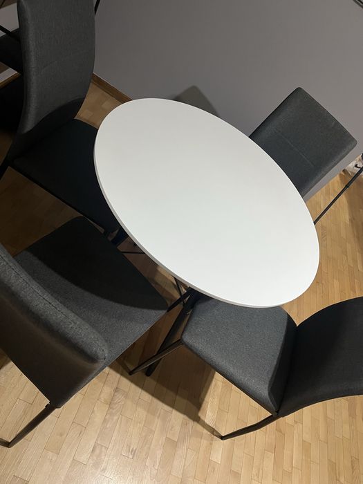 Sprzedam stol z krzeslami