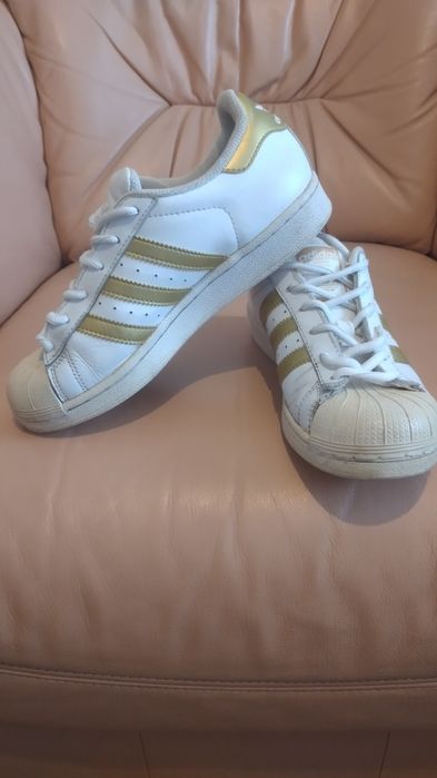 Buty sportowe Adidas superstar rozmiar 35