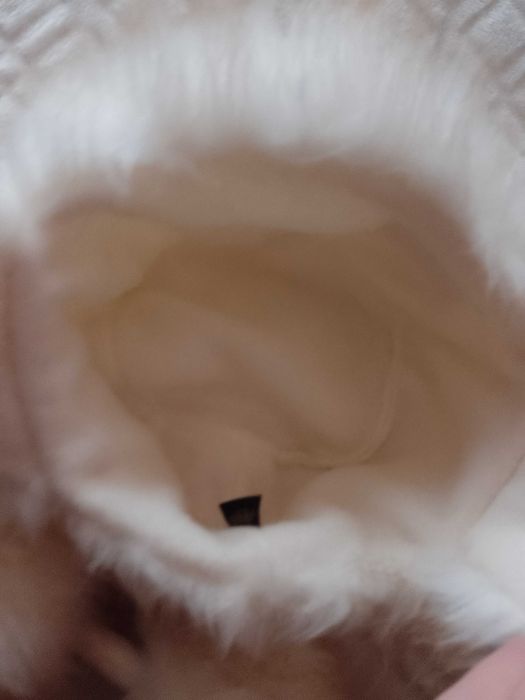 Avanti/ Ekskluzywna, futrzana Czapka Zimowa z długimi pomponami