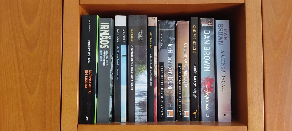 Vendo livros vários