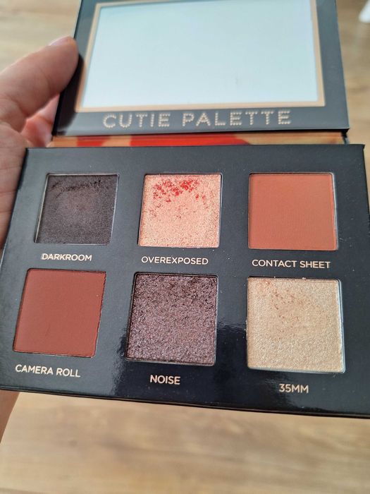 Zestaw palet Nabla Cutie Coral i Analogue