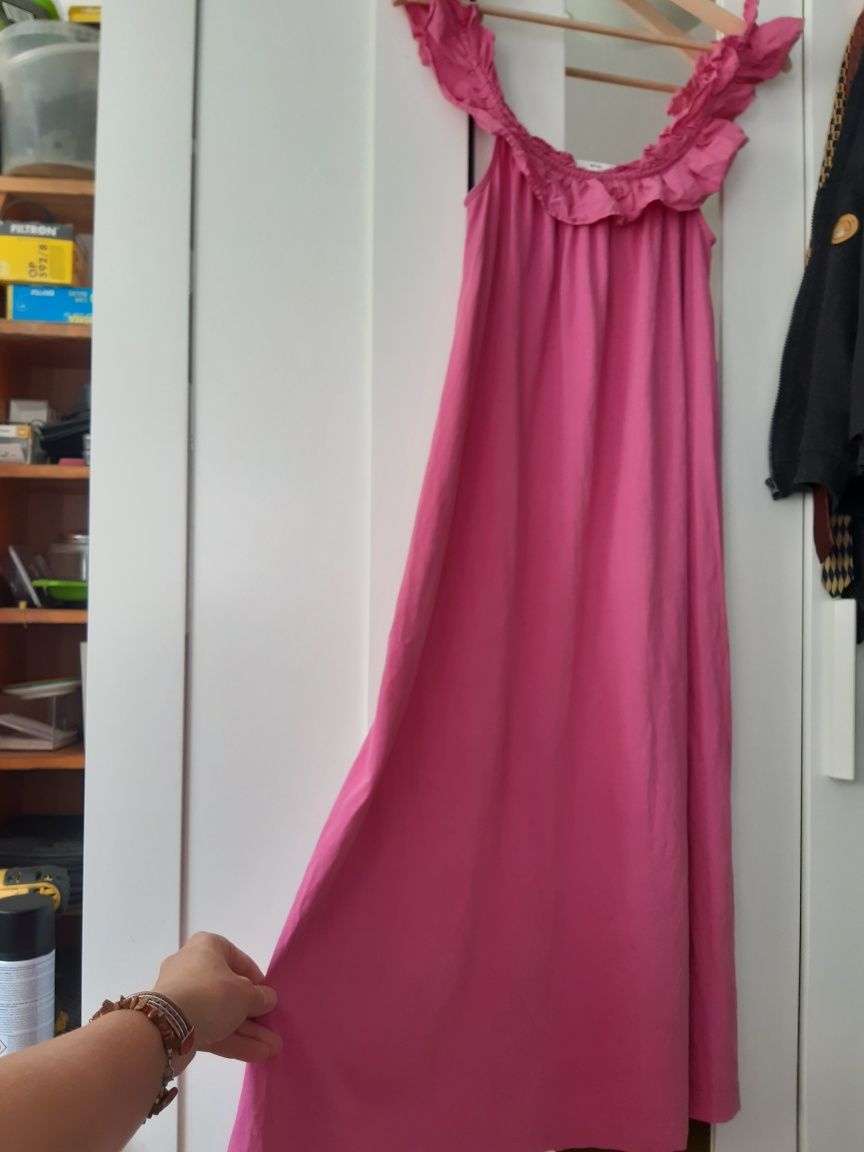 Różowa bawełniana sukienka falbanki