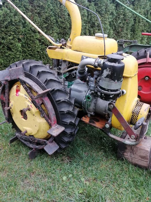 Traktorek Agria 1700 dzik zabytkowy