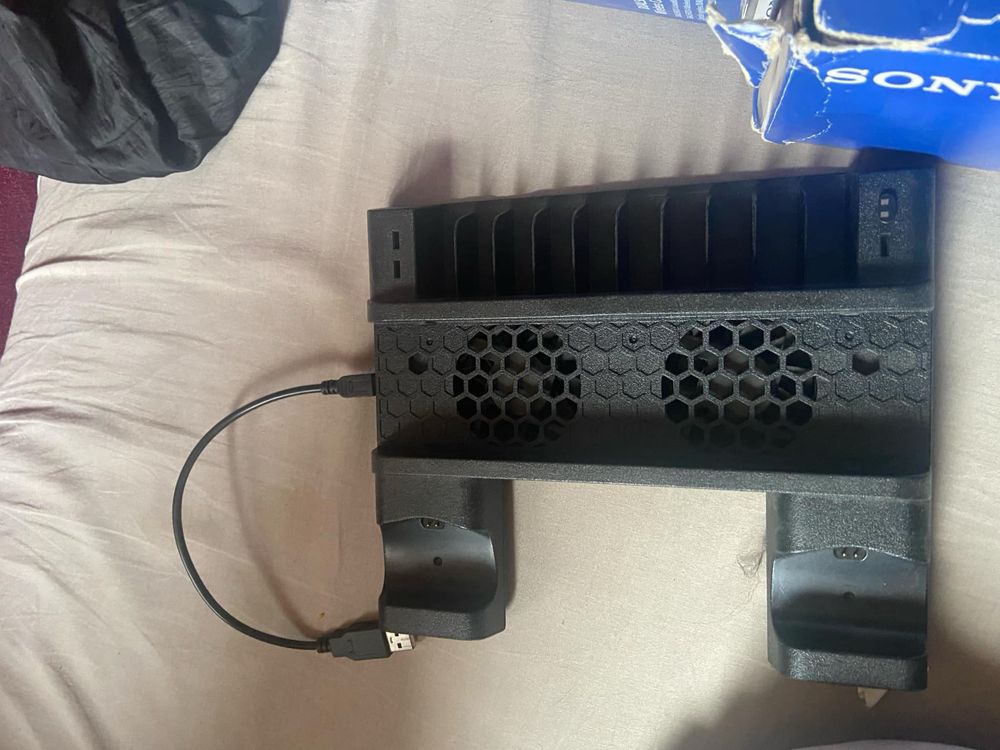 Ps 4 pro 1tb 4 pady