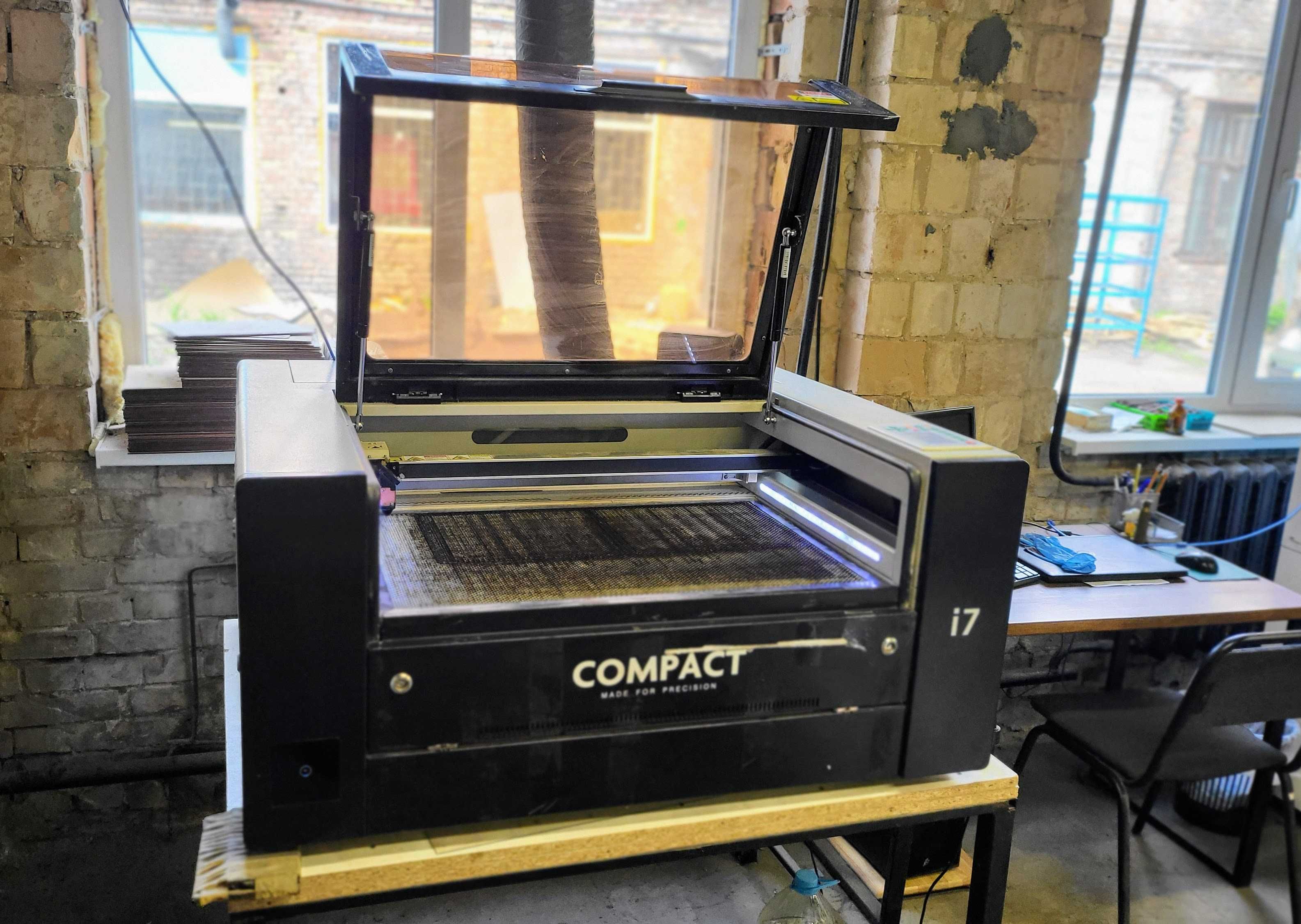 Лазерный станок COMPACT i7 60Вт. 70x45см.