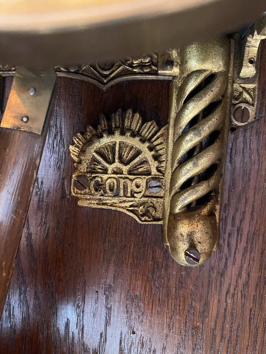 Drewniany zegar ścienny nakręcany z motywem sowy