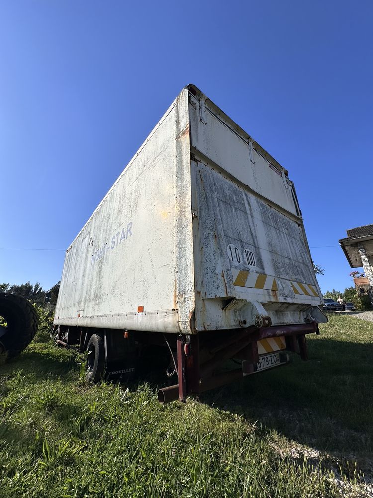 Camião Renault midliner 140