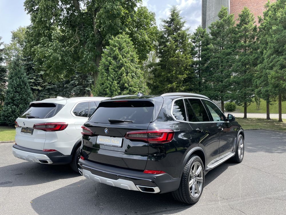 Auto do ślubu BMW X5 w kolorze BIAŁYM i CZARNYM