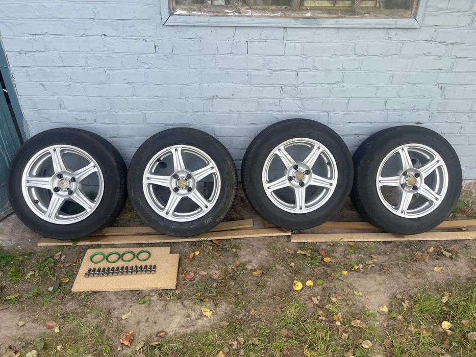 Продам диски R15 4*100 в комплекті з болтами та центраторами