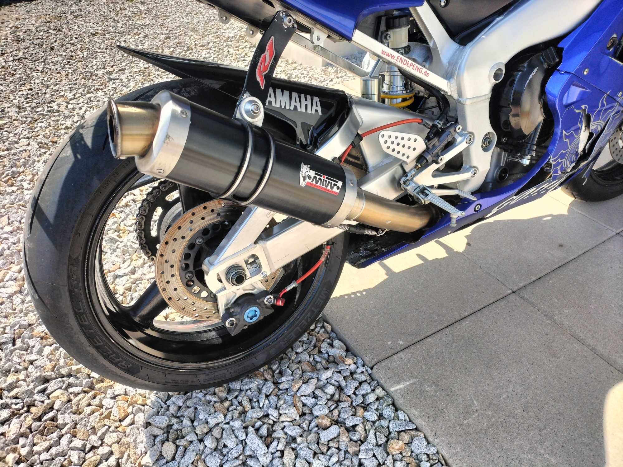 Yamaha YZF R1 RN04
