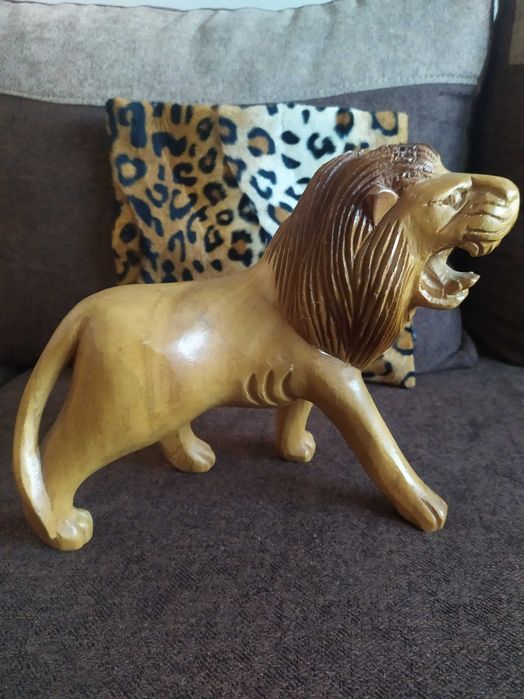 Drewniana figurka Lwa -100 zł