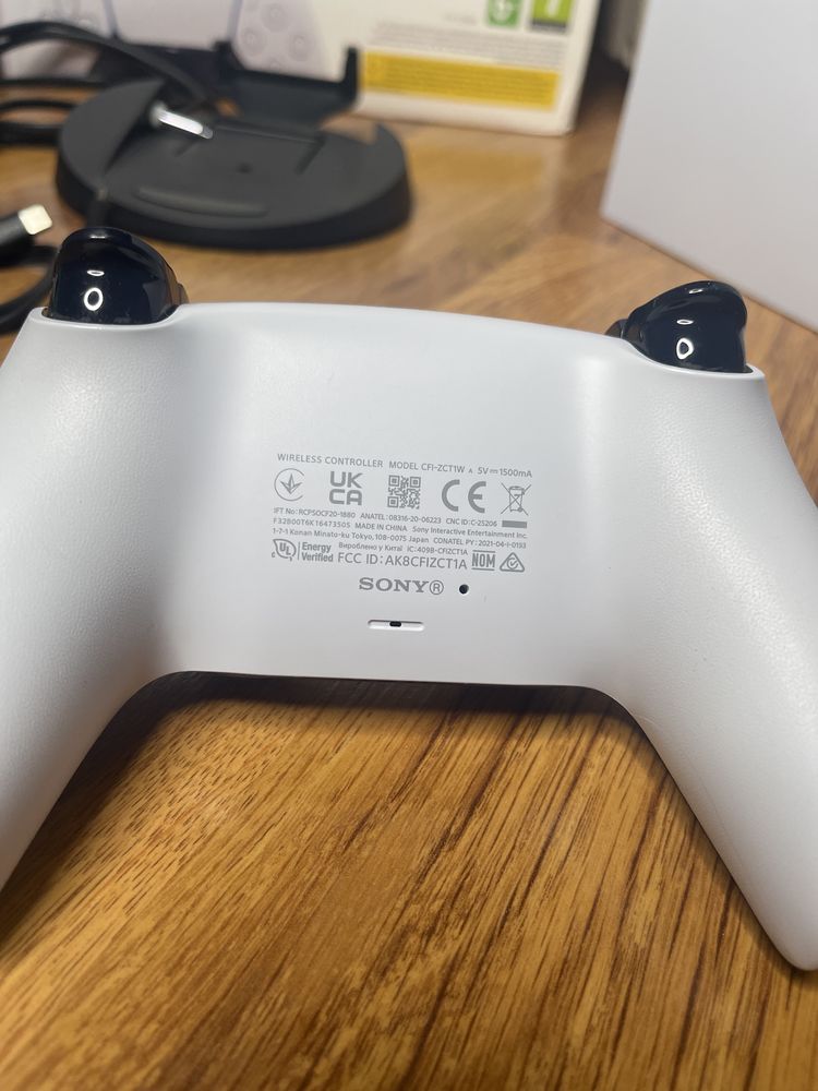 PlayStation 5 (PS5)