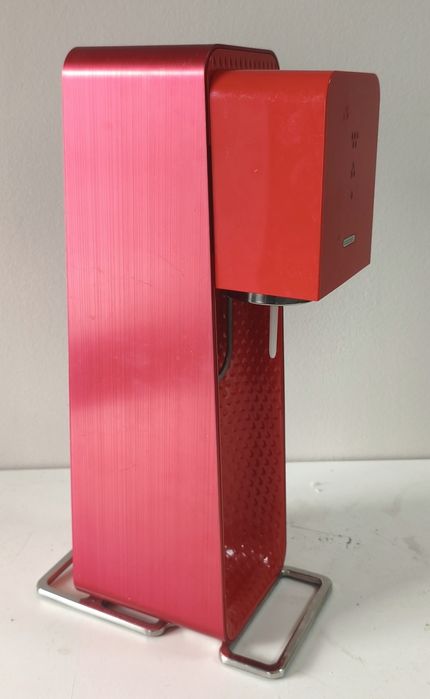 SodaStream czerwony saturator do wody.
