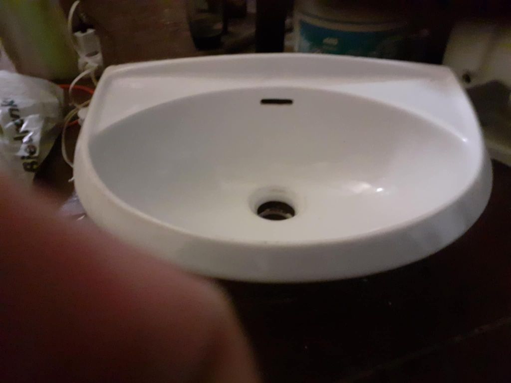 Umywalka ceramiczna