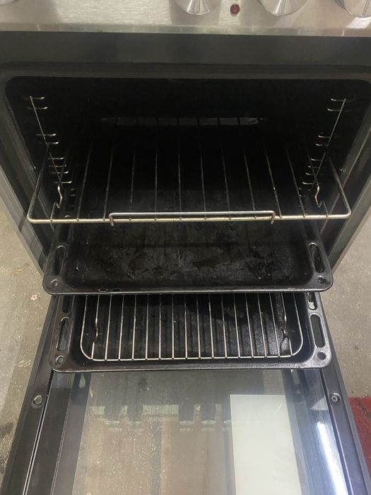 Forno com placa vitroceramica