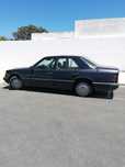 Mercedes Benz 200D,124W,414890 km,,tecto  abrir,5 velocidades,a gasóle