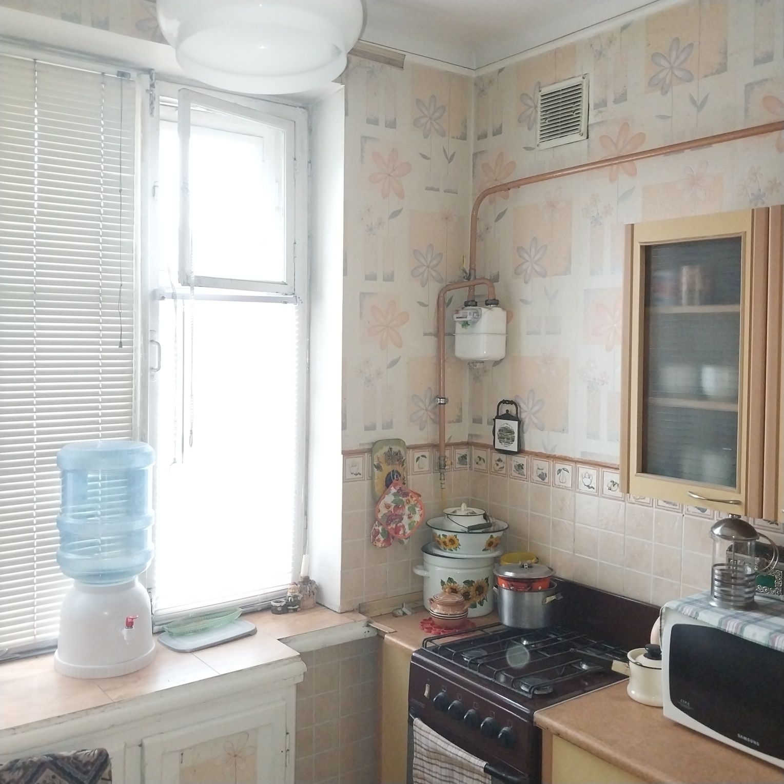 Продається 3 кімнатна квартира, район зуп ТЦ Україна, 2 поверх