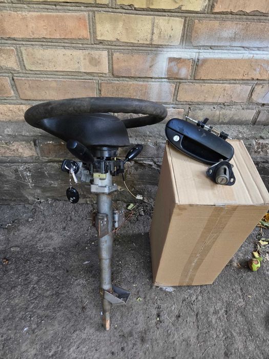 Рульова колонка з замком запалення та органами керування Ланос