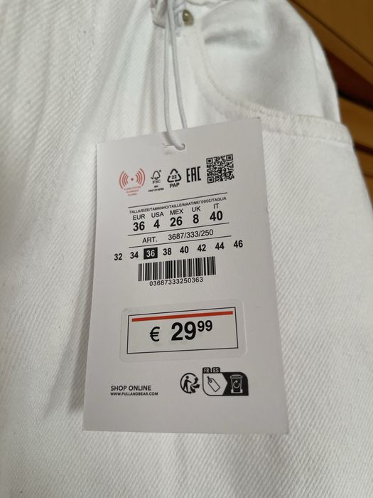 Calças de ganga Zara azul e brancas Pull &Bear
