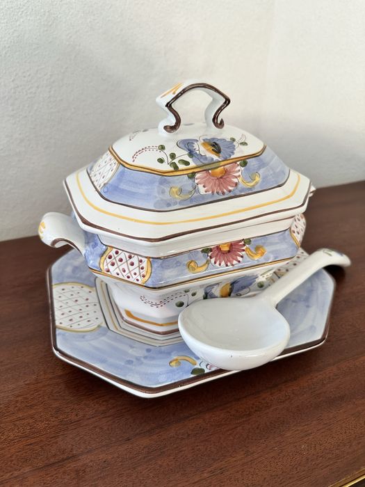 Terrina em Cerâmica Pintada à Mão