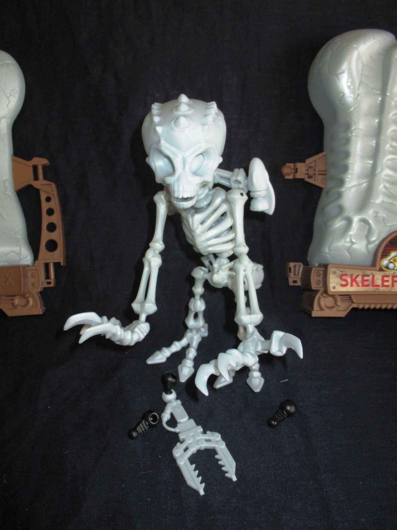 Brinquedo de Montar Skeleflex Alliens Skullkor