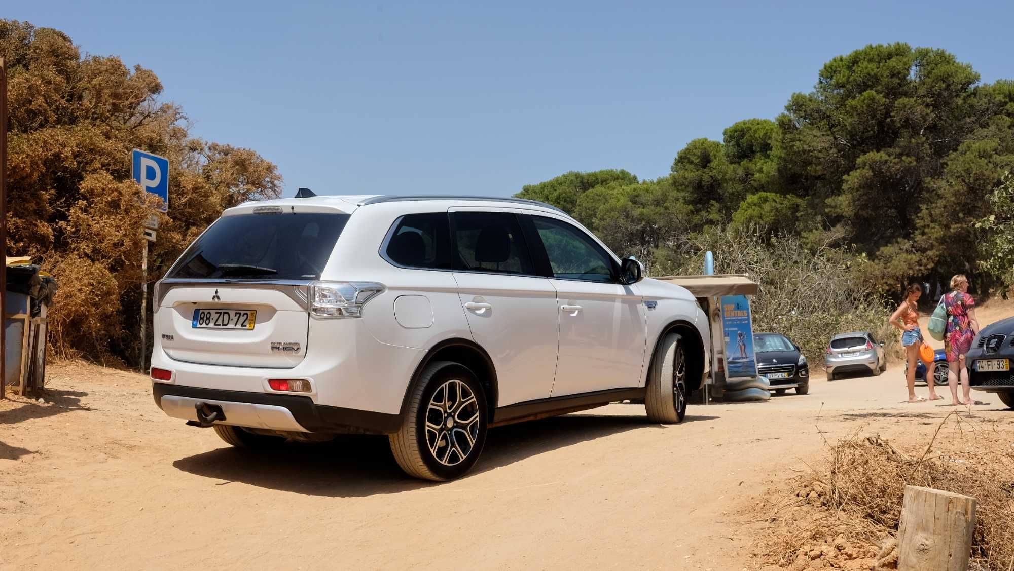 Outlander PHEV 2015 | Híbrido Plug-in | Gasolina + GPL + Elétrico