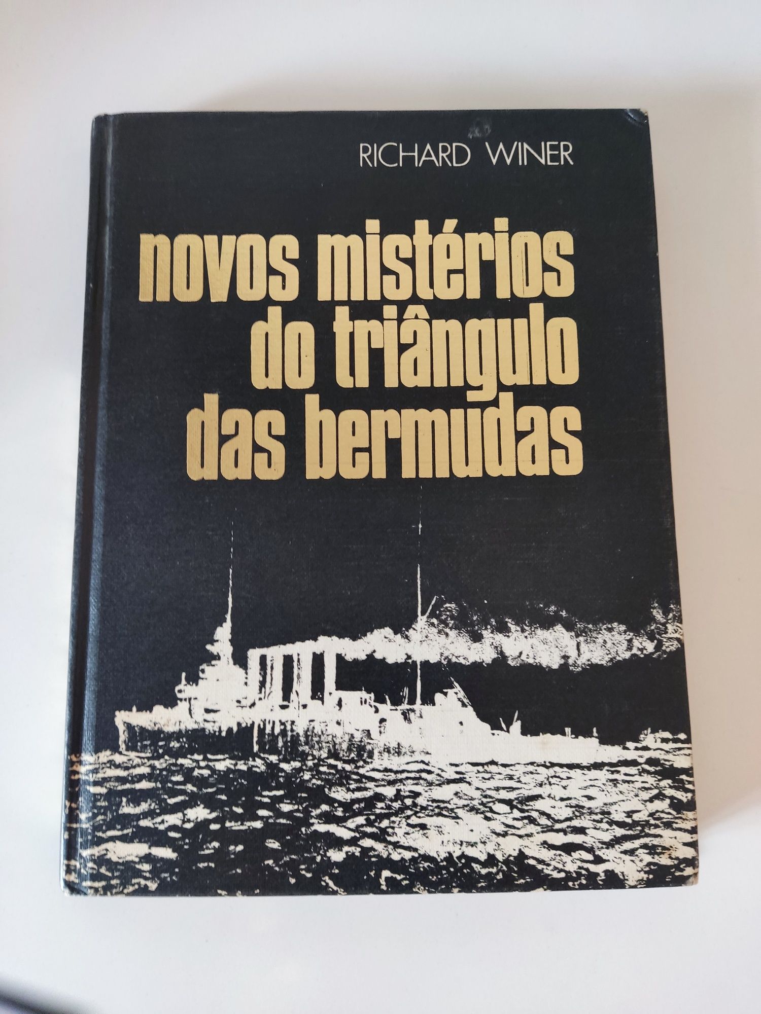 Livro Novos mistérios do triângulo das bermudas de Richard Winer