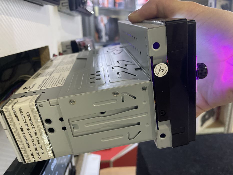 Автомагнітола з шахтою 1 din, екран 7 дюймів