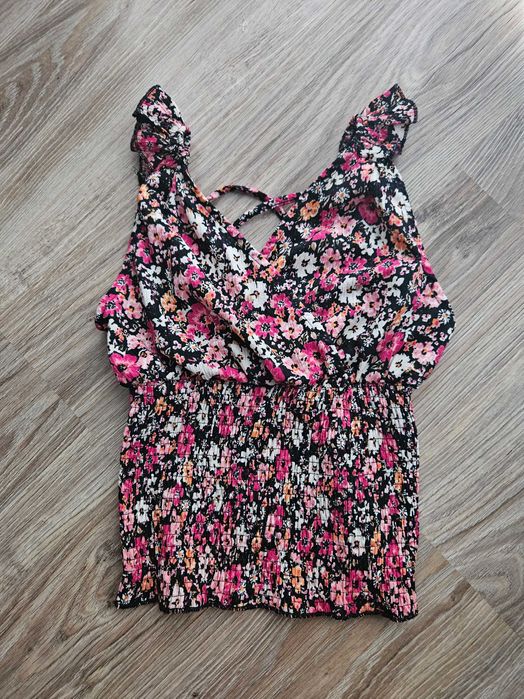 Bluzka crop top Mohito w kwiaty