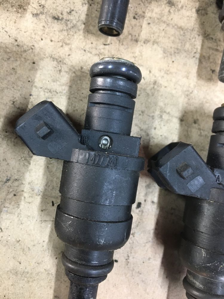 Форсунка BMW E38 E39 E83 E46 E60 2.0 2.2 2.5 2.8 3.0 БЕНЗИН.