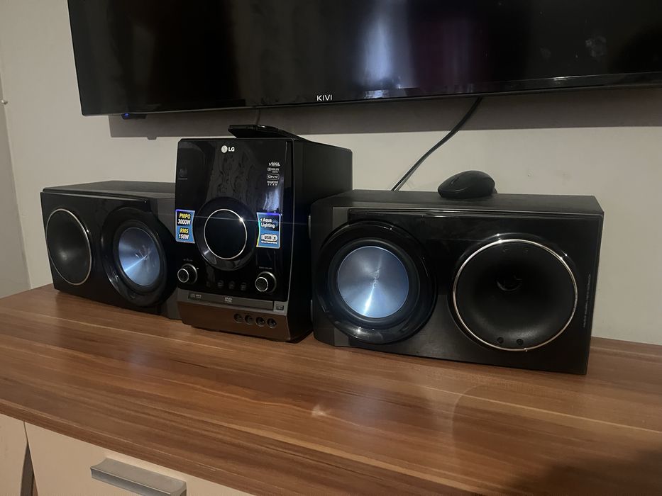 Музыкальный центр LG с колонками
