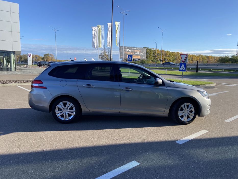 Peugeot 308 2016 року