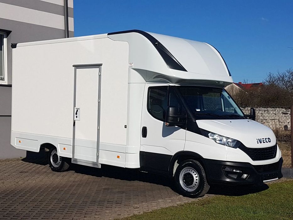Iveco DAILY KONTENER NISKOPODŁOGOWY 4,43x2,23x2,42 SKLEP FOODTRUCK BAR KLIMA KONIOWÓZ KAMPER  Kontener Niskopodłogowy 4,43x2,23x2,42 Sklep Kamper Foodtruck Bar AC