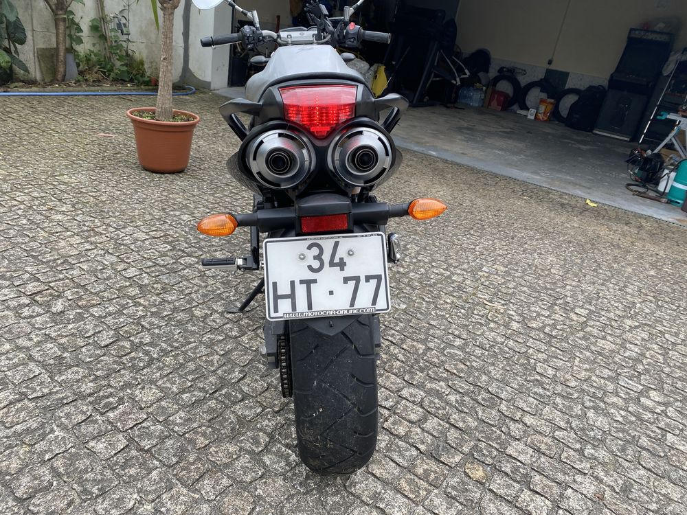 Yamaha FZ6 S2! Potência de 98cv e 600cc